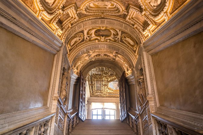 Venice's Best: Basilica, Doge's Palace, Gondola & History Gallery - Who should choose this experience