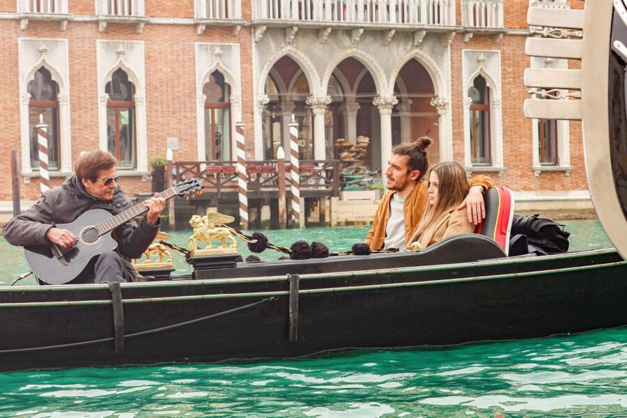 Venice: Shared Gondola Ride and Serenade - Who should book this shared gondola ride?