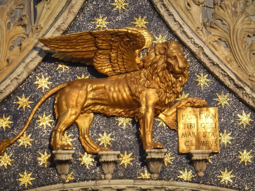 Venice: St. Mark's Basilica Skip-the-Line Entry & Audioguide - Choosing between the audioguide and a live guide