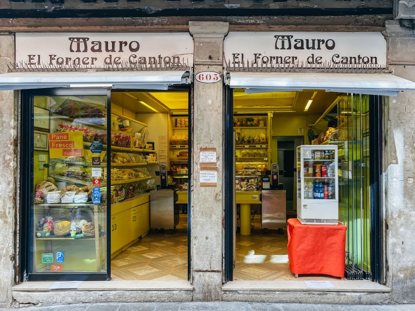 Venice: Street Food Tour with a Local Guide and Tastings - Cicchetti in the small bàcari