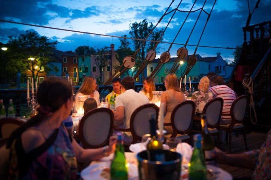 Venice: Venetian Lagoon Tour and Galleon Dinner - Key points at a glance