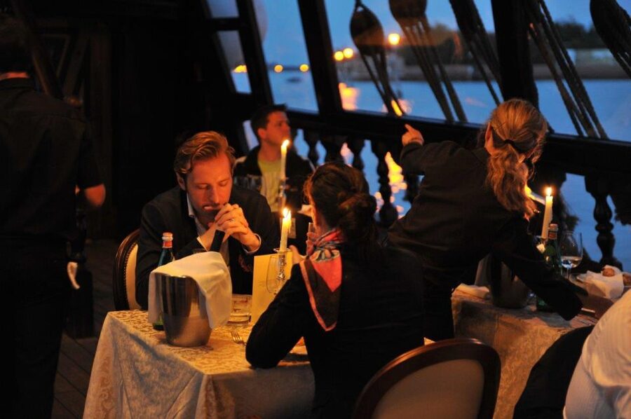 Venice: Venetian Lagoon Tour and Galleon Dinner - Why this dinner cruise feels different from a normal Venice meal
