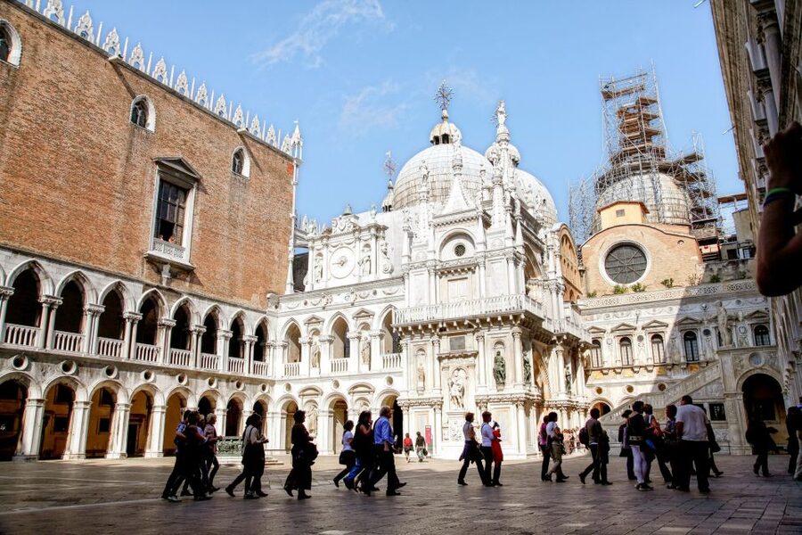 Venice: Walking tour, Doge Palace, & St. Mark's Basilica - Crossing the Bridge of Sighs