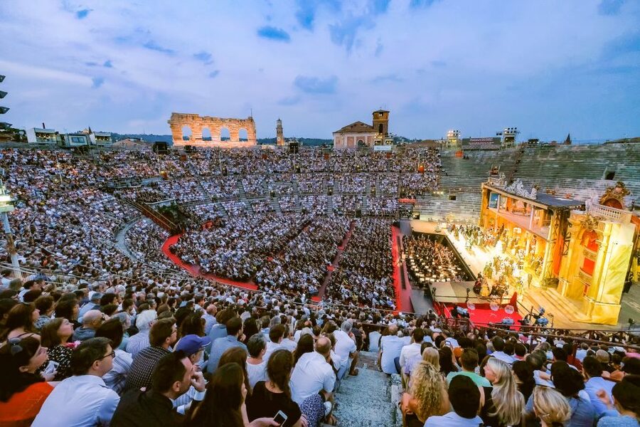 Verona: Arena di Verona Opera Ticket - Collecting the ticket at Gate 7