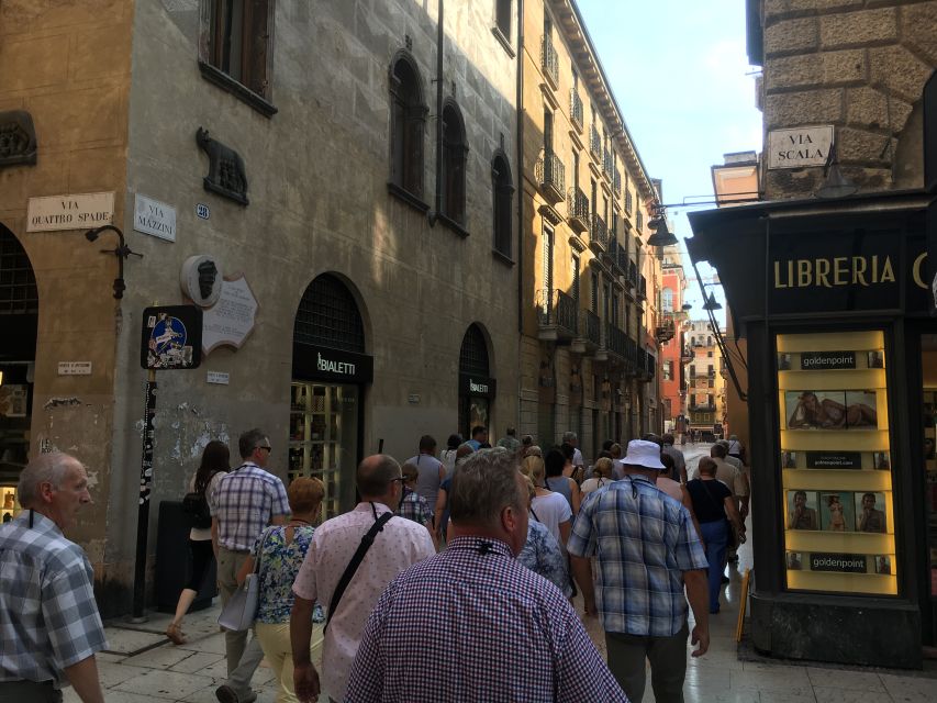 Verona Full-Day Tour from Lake Garda - Castelvecchio, the Scaliger tombs, and Ponte Pietra