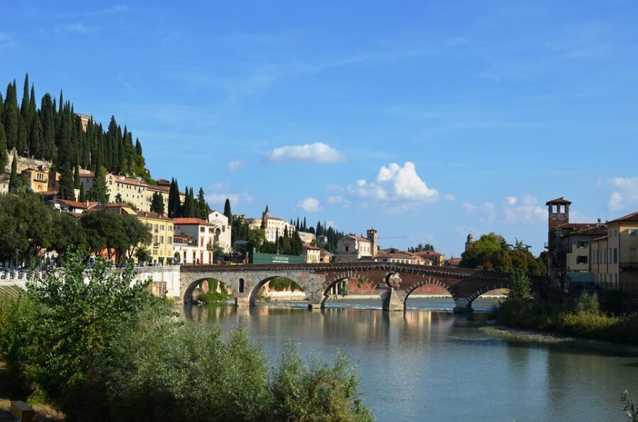 Verona Full-Day Tour from Lake Garda - Free time for shopping and lunch