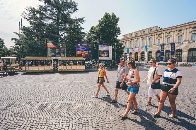 Verona Highlights Walking Tour in Small-group - Castelvecchio and Scaligero Bridge set the tone
