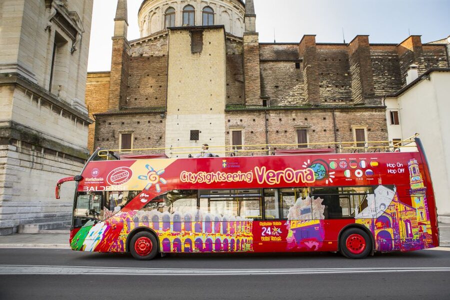 Verona: Hop-on Hop-off Tour 24 or 48-Hour Ticket - The red route: station, San Zeno, and Castelvecchio